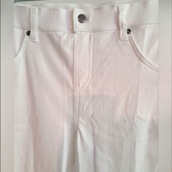NWT Ultra Soft High Waist Denim Legging (White) - HUE - Picture 11 of 12